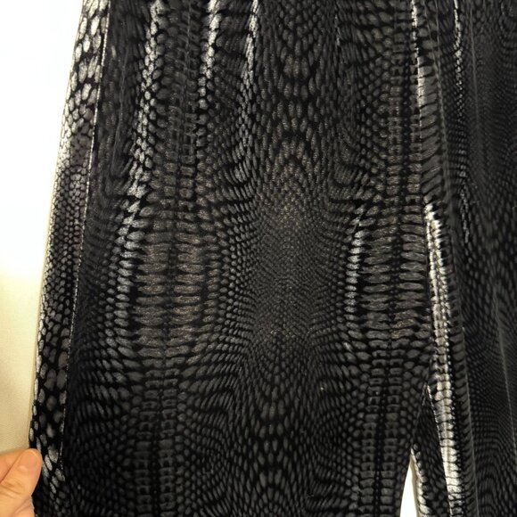 Vintage Hartell Silk Velvet Black Gray Digital Wave Print Wide Crop Leg Pants - Picture 3 of 10